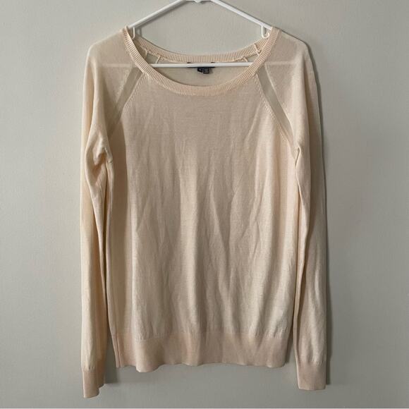 Vince. Wool Silk Blend Buttercream Sweater Size S - Picture 4 of 8